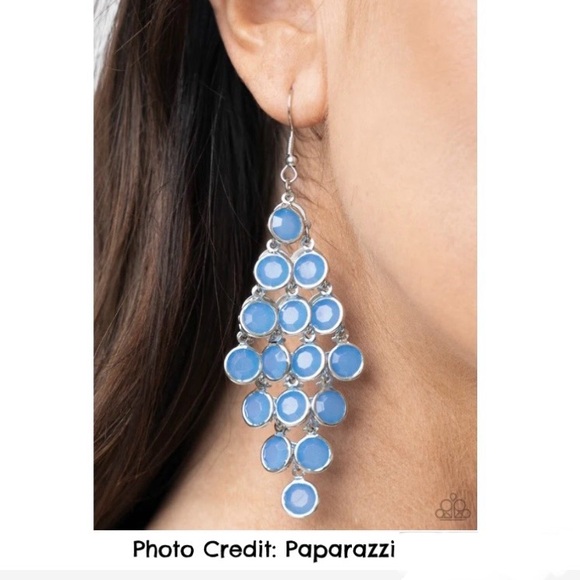 NWT Blue Cascading Dangle Earrings - Picture 2 of 11